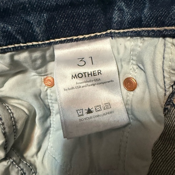 MOTHER Supper Cruiser Jeans in Born to Bite - Picture 6 of 7